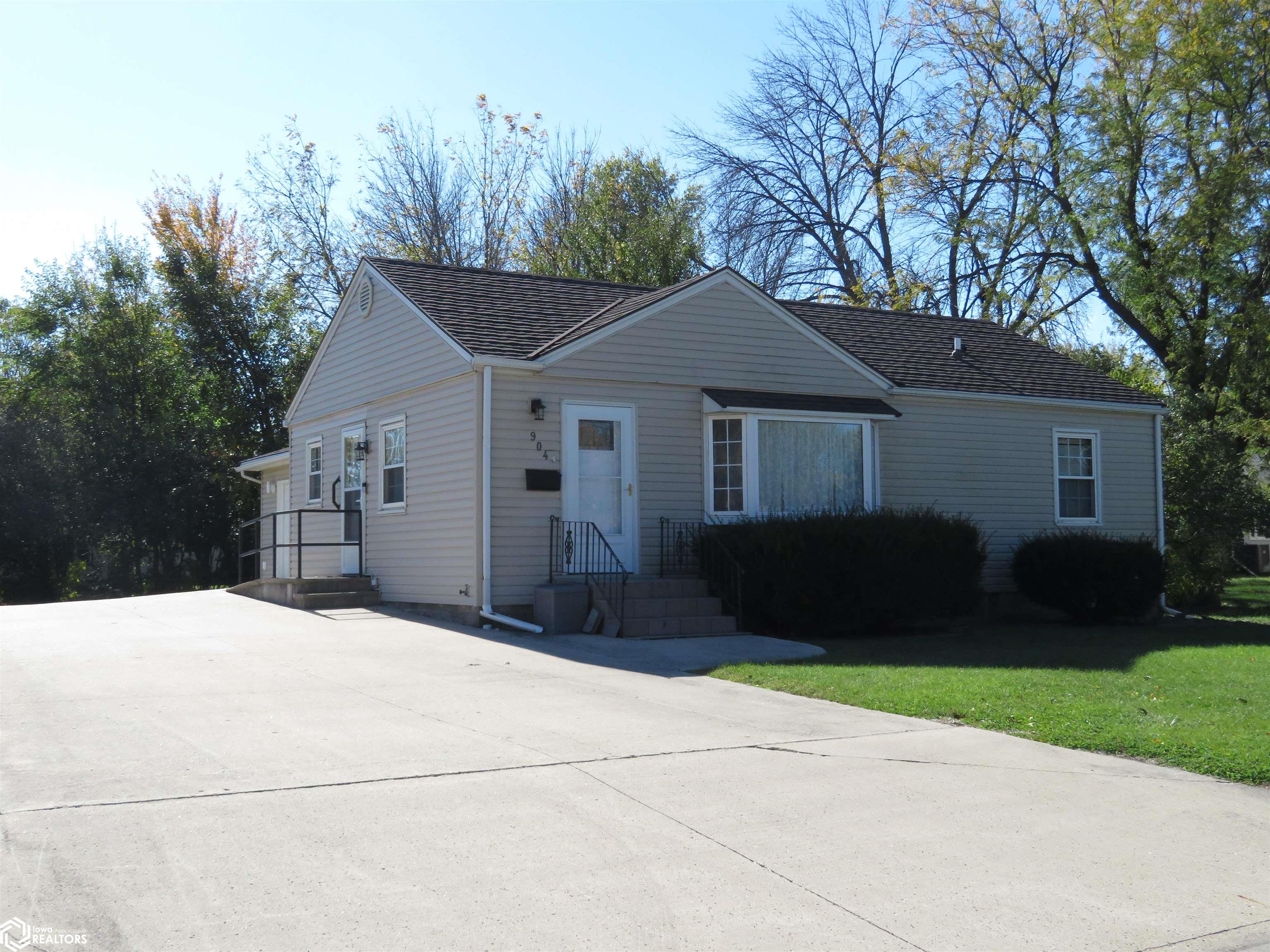 904 3rd Avenue NE Clarion IA 50525