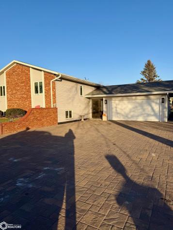 1513 2nd Street SW Clarion IA 50525
