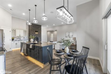 1757 S Illinois Avenue Mason City IA 50401