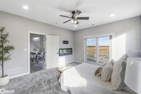 1757 S Illinois Avenue Mason City IA 50401