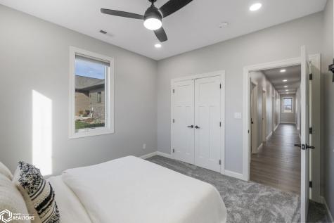 1757 S Illinois Avenue Mason City IA 50401