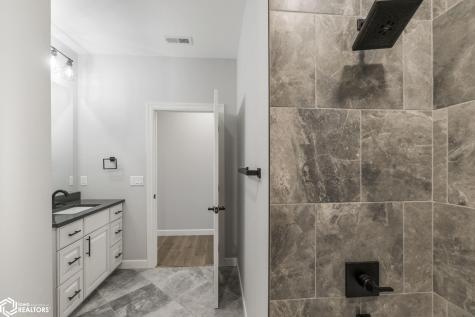 1757 S Illinois Avenue Mason City IA 50401