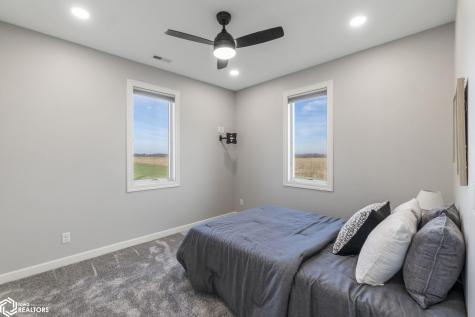 1757 S Illinois Avenue Mason City IA 50401