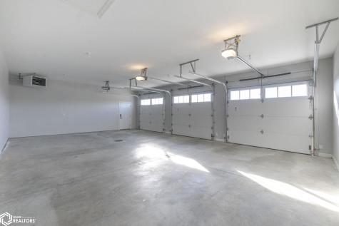 1757 S Illinois Avenue Mason City IA 50401