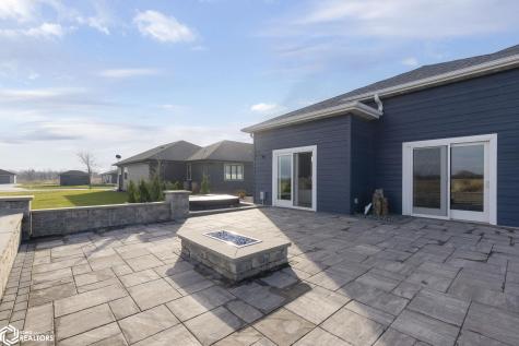 1757 S Illinois Avenue Mason City IA 50401