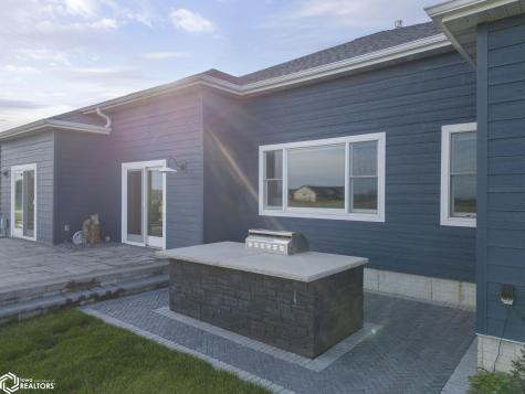 1757 S Illinois Avenue Mason City IA 50401