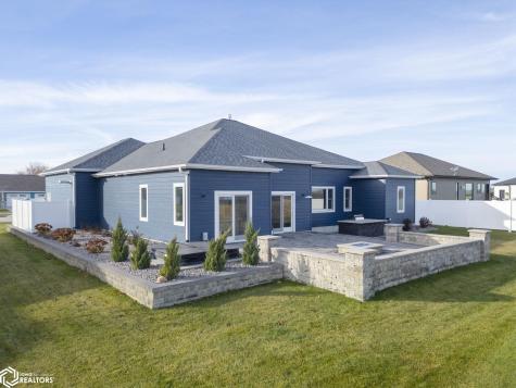 1757 S Illinois Avenue Mason City IA 50401