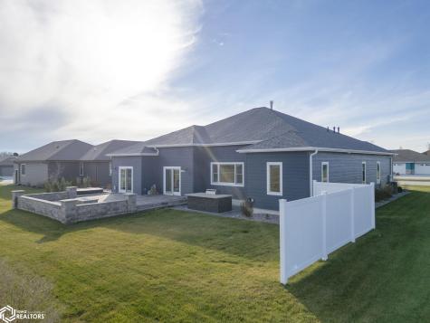 1757 S Illinois Avenue Mason City IA 50401