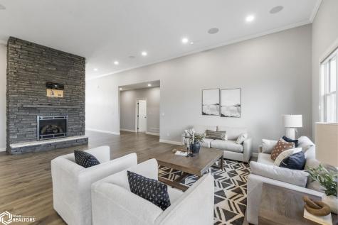 1757 S Illinois Avenue Mason City IA 50401