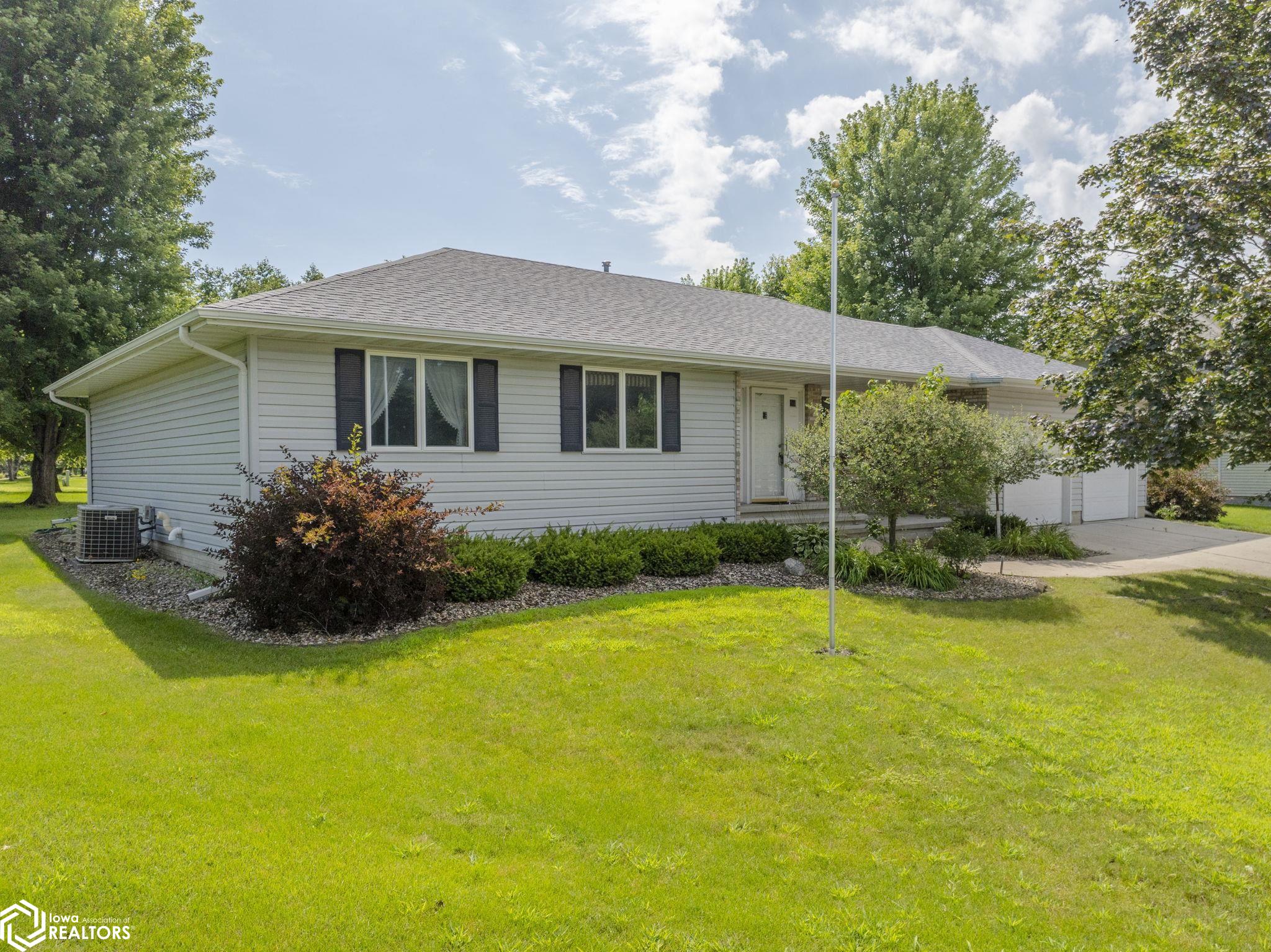 25 Slate Court Mason City IA 50401