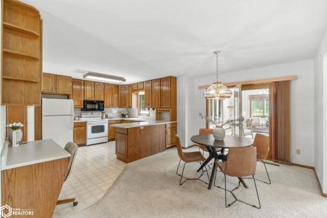 25 Slate Court Mason City IA 50401