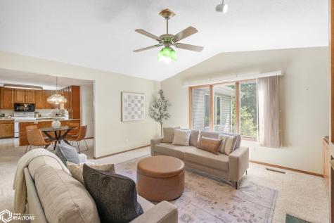 25 Slate Court Mason City IA 50401