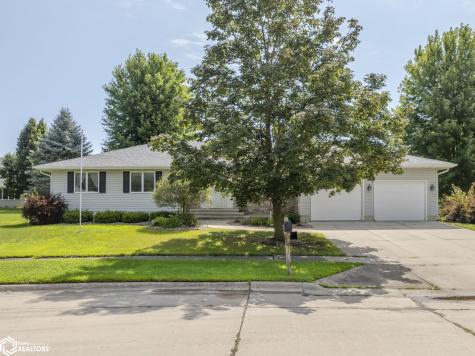 25 Slate Court Mason City IA 50401