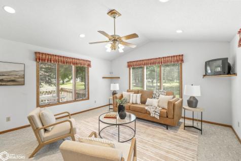 25 Slate Court Mason City IA 50401