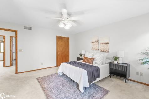 25 Slate Court Mason City IA 50401