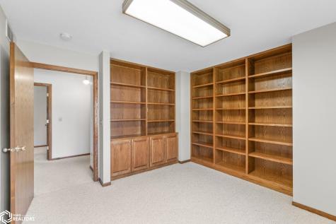 25 Slate Court Mason City IA 50401