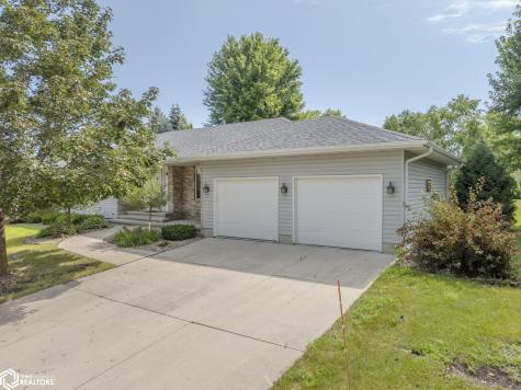 25 Slate Court Mason City IA 50401