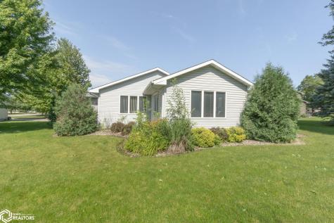 25 Slate Court Mason City IA 50401