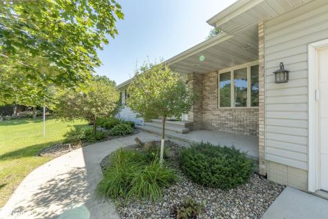 25 Slate Court Mason City IA 50401