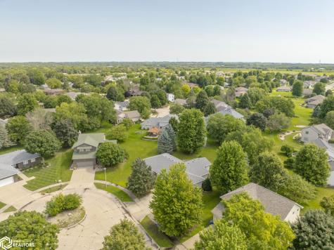 25 Slate Court Mason City IA 50401