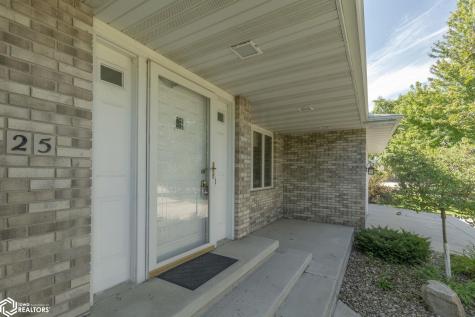 25 Slate Court Mason City IA 50401