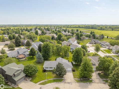 25 Slate Court Mason City IA 50401