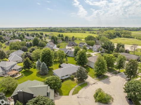 25 Slate Court Mason City IA 50401