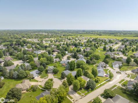 25 Slate Court Mason City IA 50401