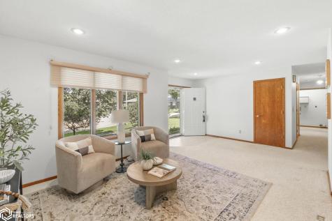 25 Slate Court Mason City IA 50401