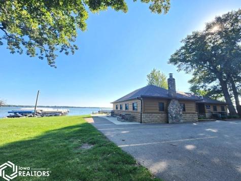 15257 Thoburn Avenue Clear Lake IA 50428