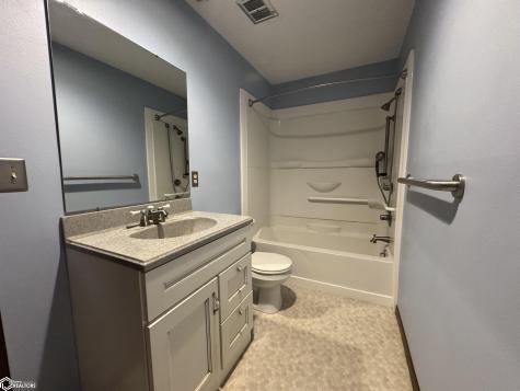 1009 S 15th Street Clear Lake IA 50428