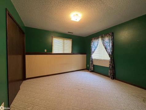1009 S 15th Street Clear Lake IA 50428