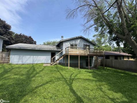 1009 S 15th Street Clear Lake IA 50428