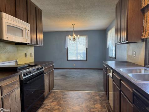 1009 S 15th Street Clear Lake IA 50428
