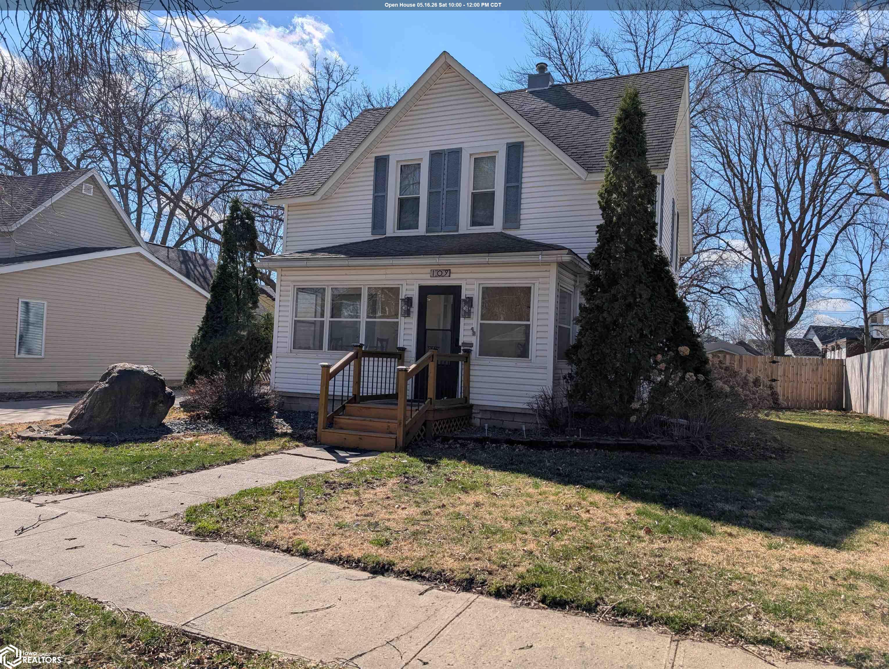 109 S 9th Street Clear Lake IA 50428