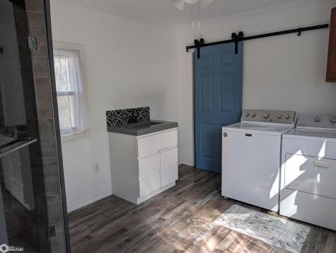 109 S 9th Street Clear Lake IA 50428