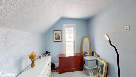 109 S 9th Street Clear Lake IA 50428
