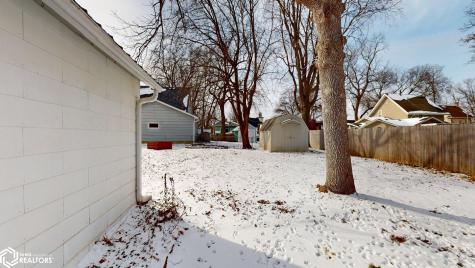 109 S 9th Street Clear Lake IA 50428