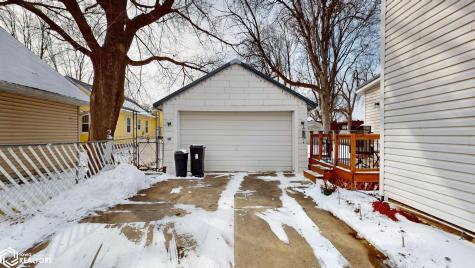 109 S 9th Street Clear Lake IA 50428