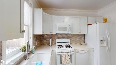 109 S 9th Street Clear Lake IA 50428