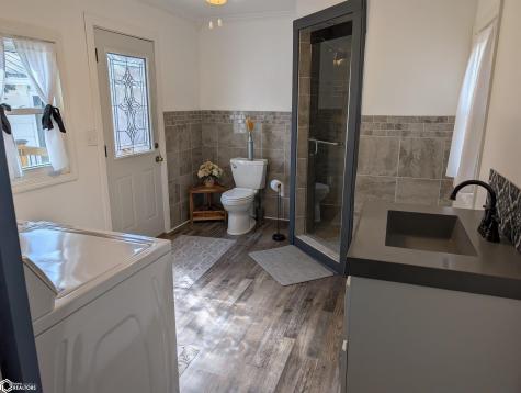109 S 9th Street Clear Lake IA 50428