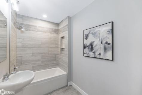 138 25th Street SW Mason City IA 50401