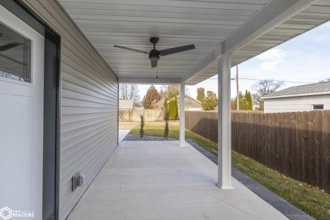 138 25th Street SW Mason City IA 50401