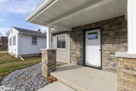 138 25th Street SW Mason City IA 50401