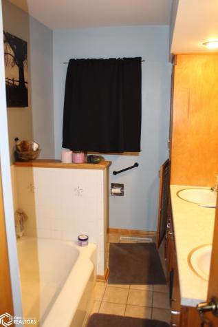 760 W 7th Street Garner IA 50438