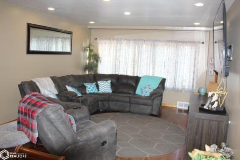 760 W 7th Street Garner IA 50438