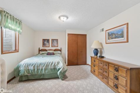 20 Charlestown Square Mason City IA 50401