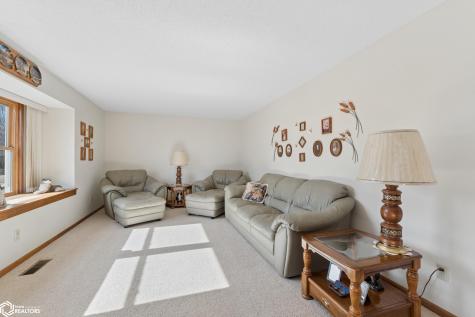 20 Charlestown Square Mason City IA 50401
