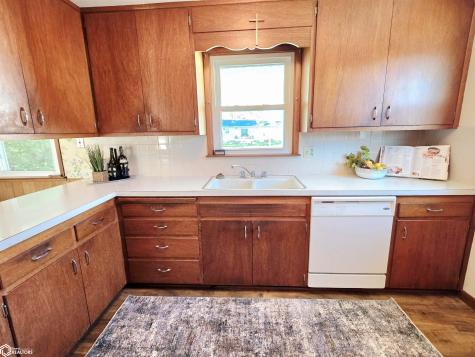 706 6th Place SE Mason City IA 50401