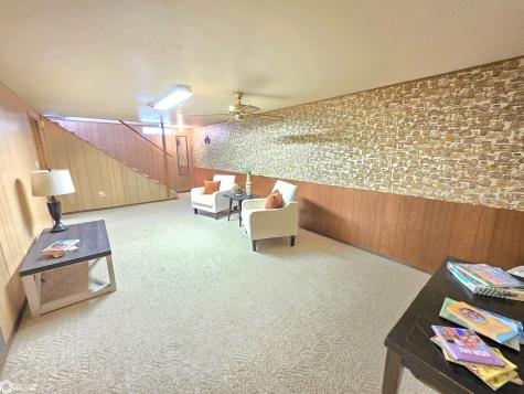 706 6th Place SE Mason City IA 50401